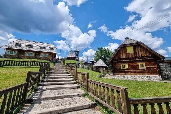 mecavnik-wooden-city-in-western-serbia